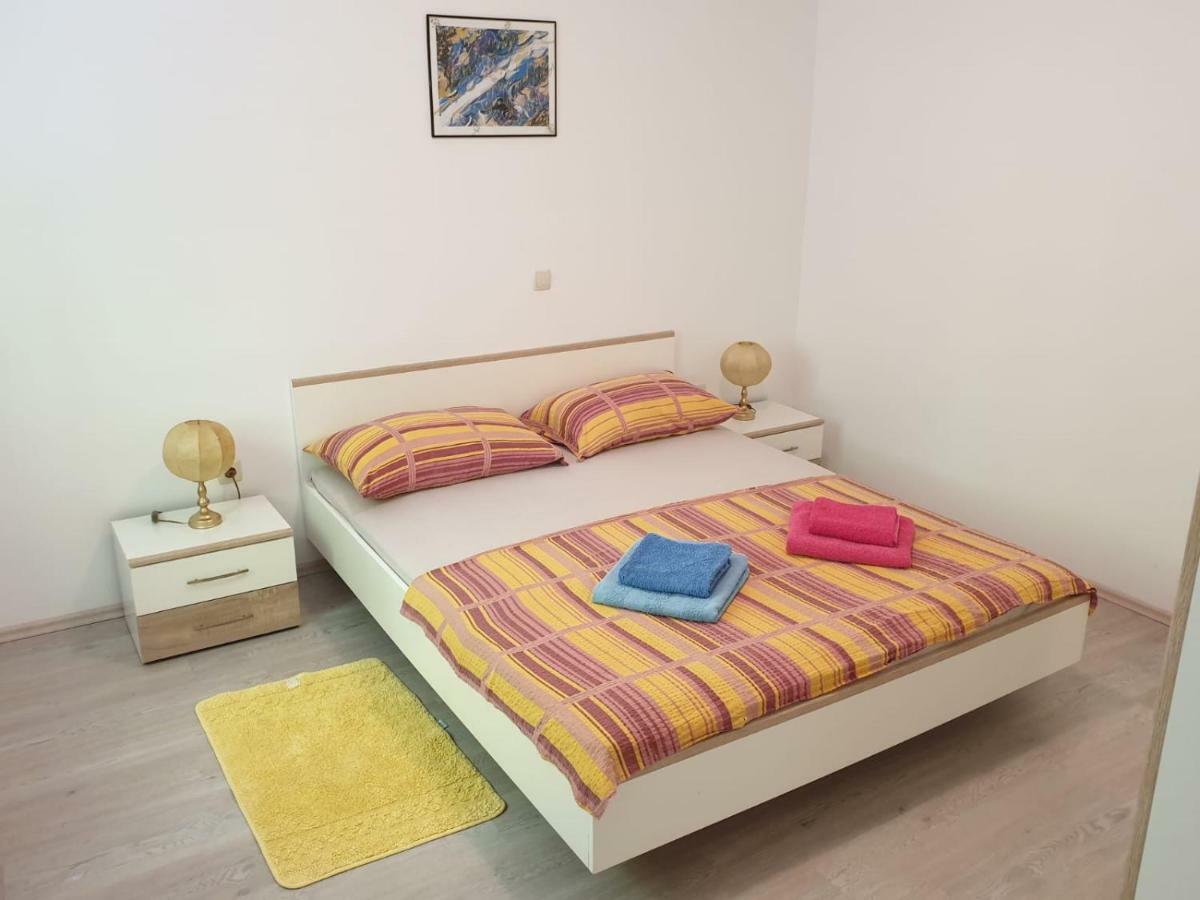 Apartmani Slavica Rab Town Exterior foto